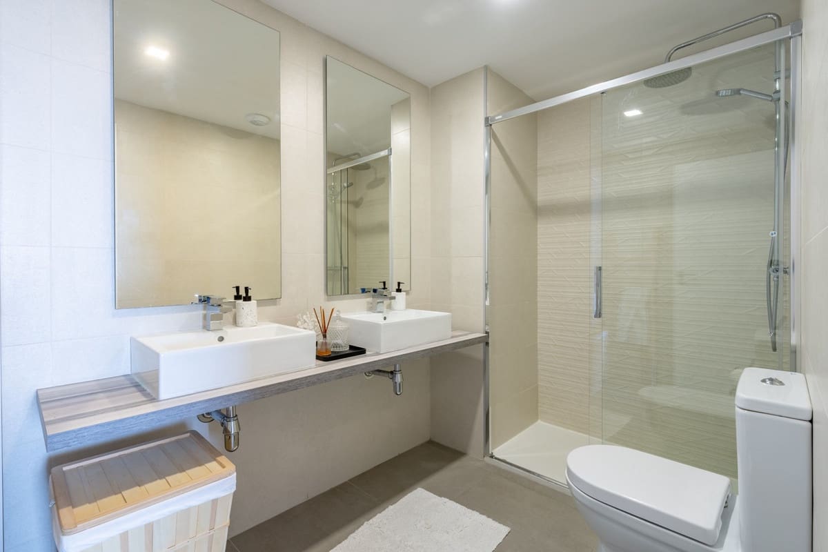 2 slaapkamer Appartement te koop in Benalmadena met zwembad - € 575.000 (Ref: 9663956)