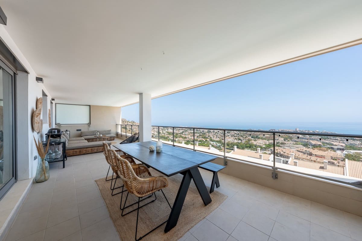 2 slaapkamer Appartement te koop in Benalmadena met zwembad - € 575.000 (Ref: 9663956)