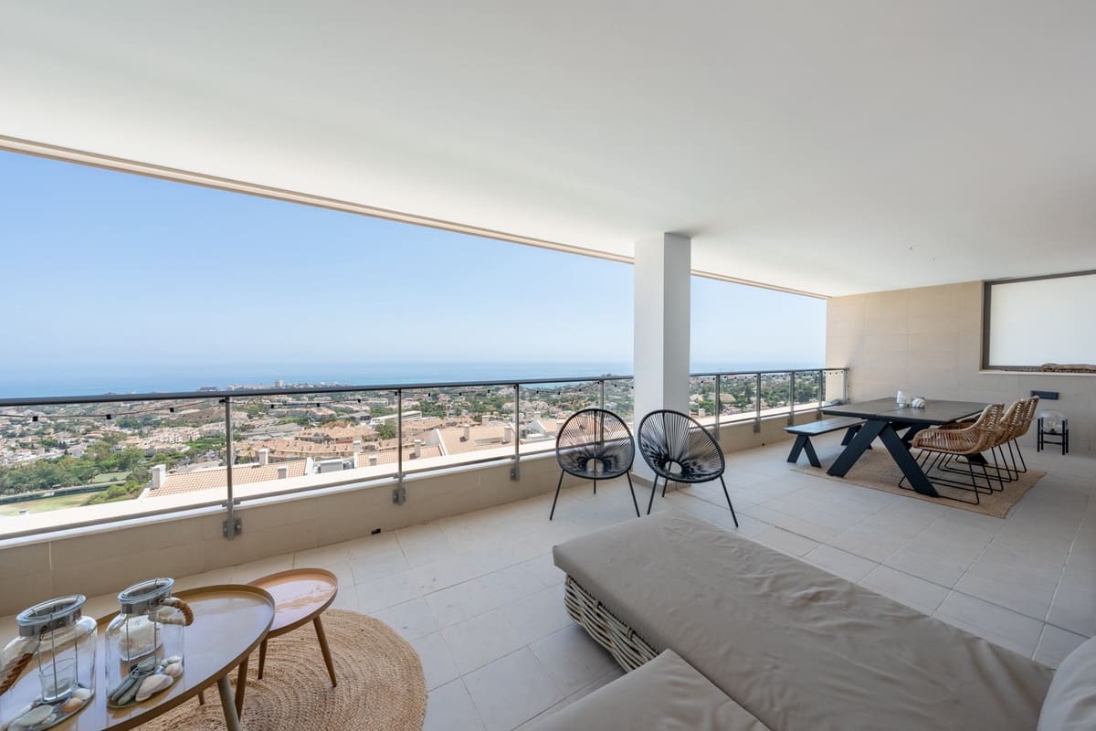 2 slaapkamer Appartement te koop in Benalmadena met zwembad - € 575.000 (Ref: 9663956)