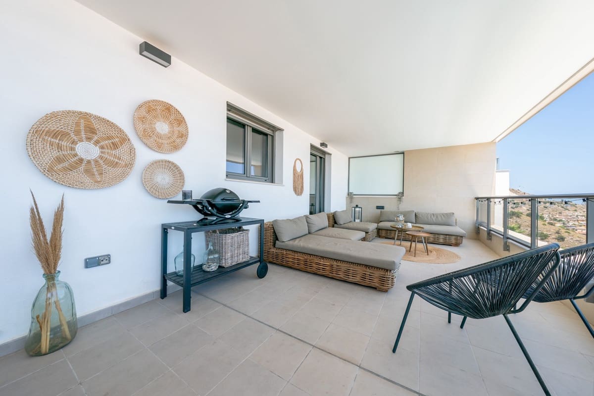 2 slaapkamer Appartement te koop in Benalmadena met zwembad - € 575.000 (Ref: 9663956)