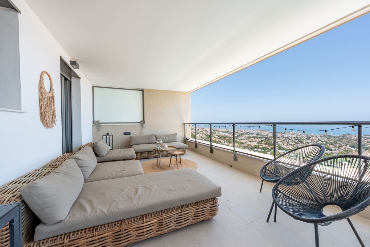 2 slaapkamer Appartement te koop in Benalmadena met zwembad - € 575.000 (Ref: 9663956)