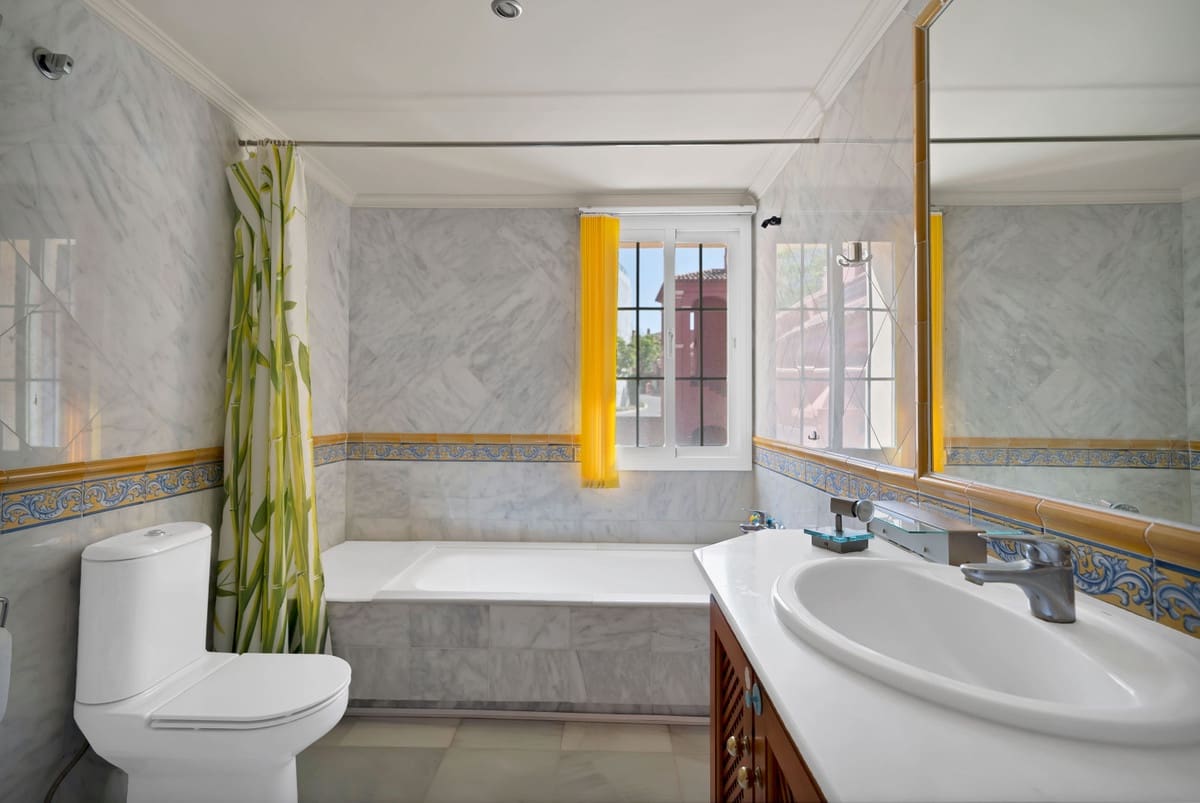 2 sypialnia Apartament na sprzedaż w La Quinta z basenem - 559 000 € (Ref: 9663957)