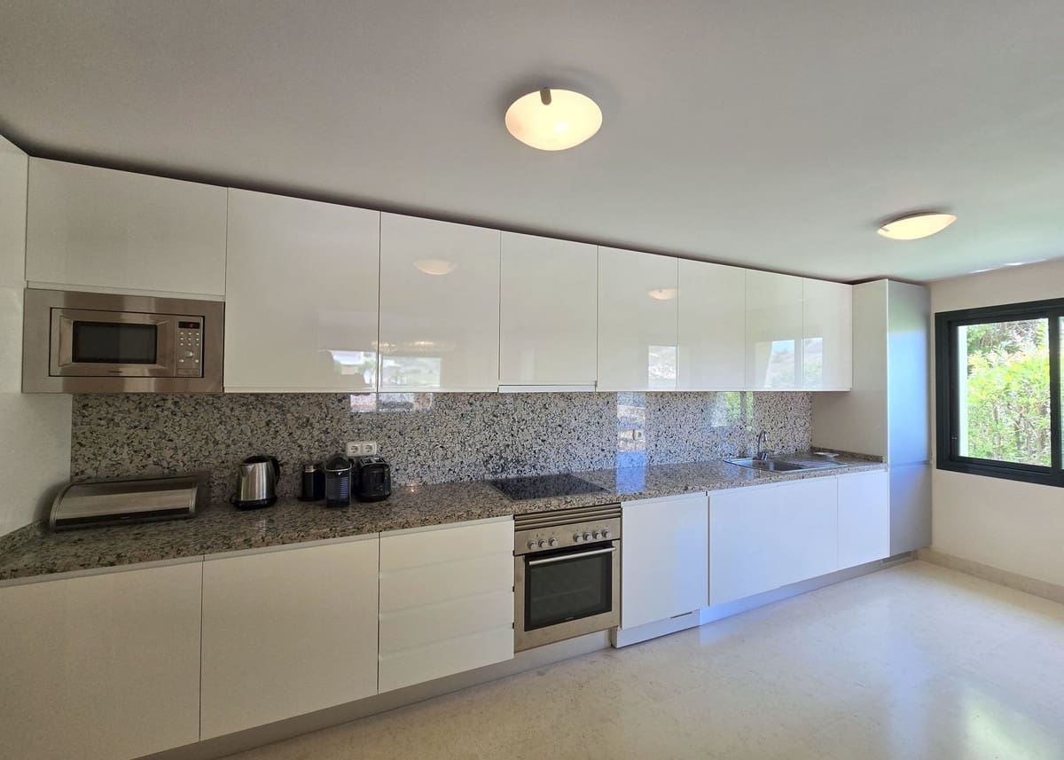 2 makuuhuone Huoneisto myytävänä paikassa Benahavis mukana uima-altaan - 559 000 € (Ref: 9663959)