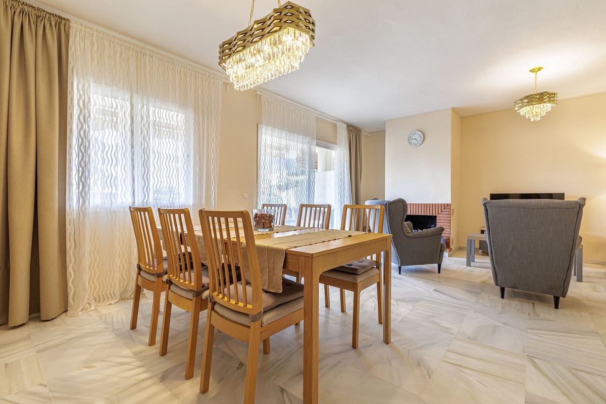 Apartamento de 3 habitaciones en Benalmádena en venta con piscina - 480.000 € (Ref: 9663963)