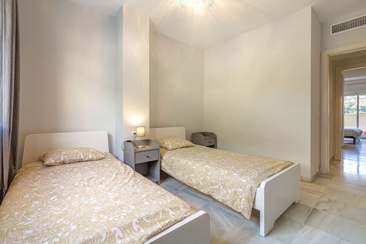 Apartamento de 3 habitaciones en Benalmádena en venta con piscina - 480.000 € (Ref: 9663963)