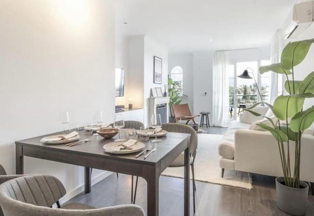 Apartamento de 2 habitaciones en La Dama de Noche - La Alzambra, Marbella en venta con piscina - 475.000 € (Ref: 9663968)