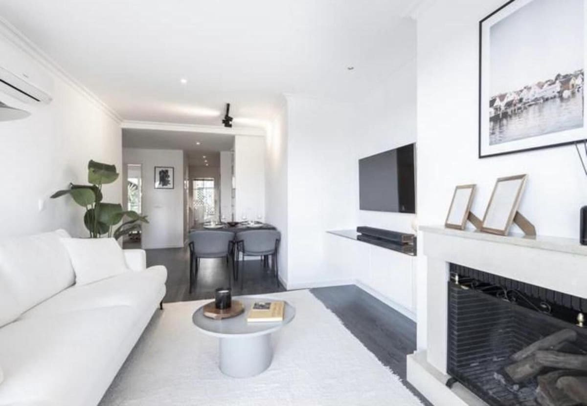 Apartamento de 2 habitaciones en Nueva Andalucia en venta con piscina - 475.000 € (Ref: 9663968)