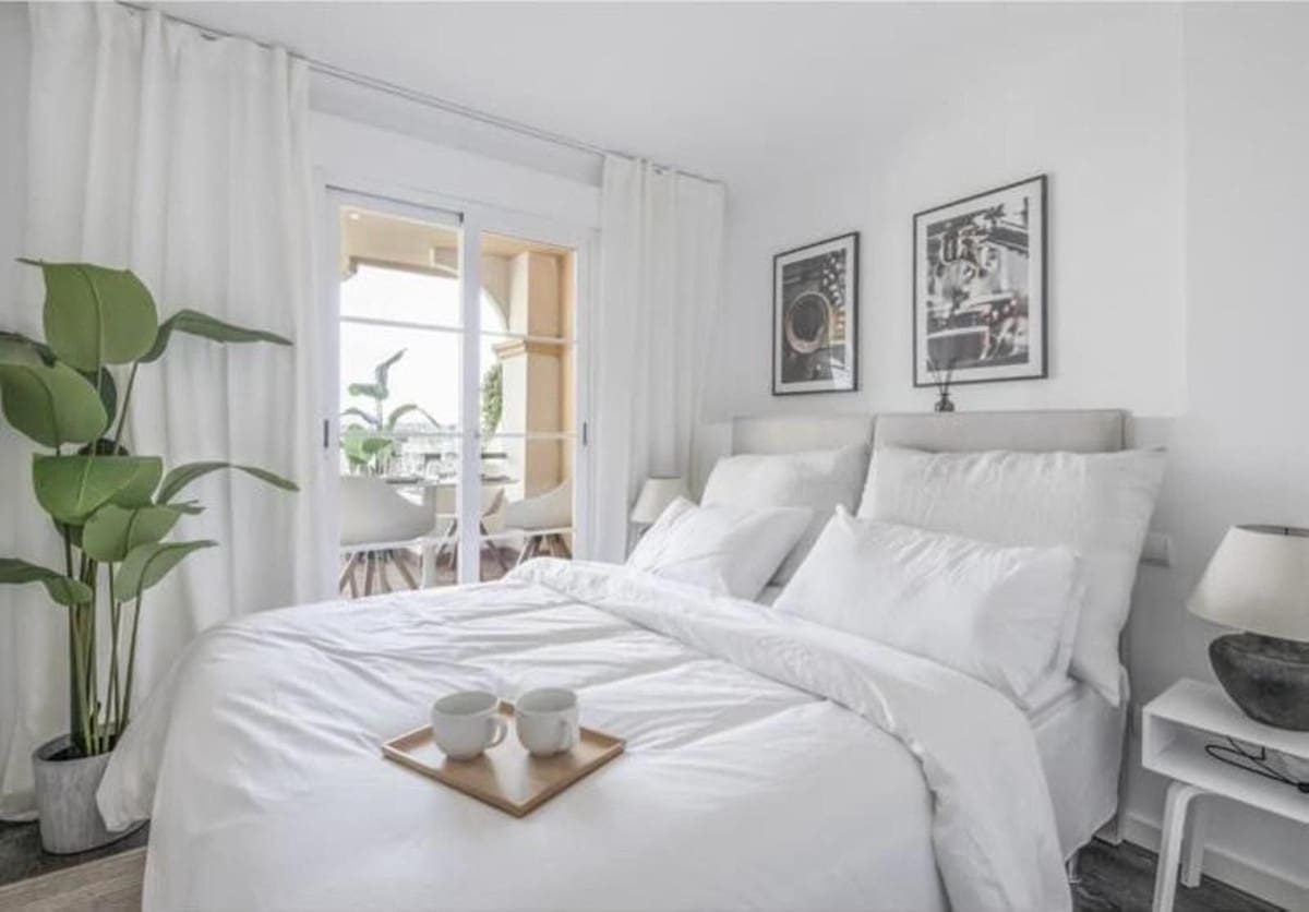 Apartamento de 2 habitaciones en Nueva Andalucia en venta con piscina - 475.000 € (Ref: 9663968)