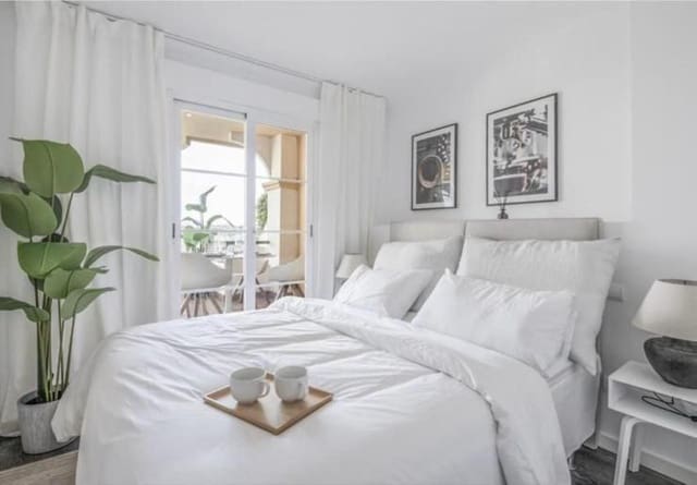 Apartamento de 2 habitaciones en La Dama de Noche - La Alzambra, Marbella en venta con piscina - 475.000 € (Ref: 9663968)