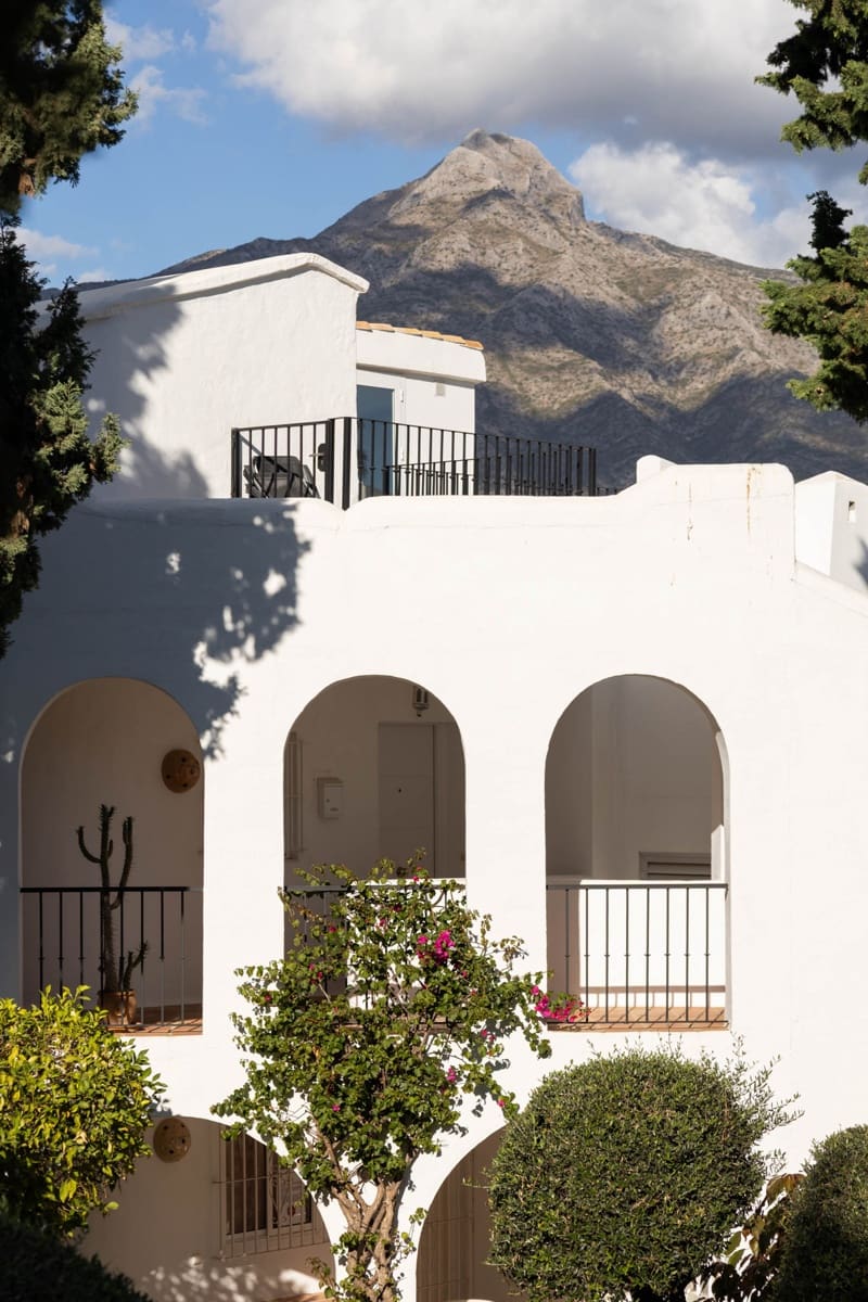 Apartamento de 2 habitaciones en Nueva Andalucia en venta con piscina - 495.000 € (Ref: 9663970)