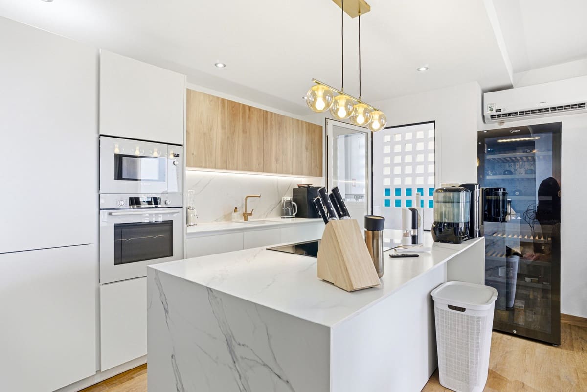 2 slaapkamer Appartement te koop in Riviera del Sol met zwembad - € 449.000 (Ref: 9663974)