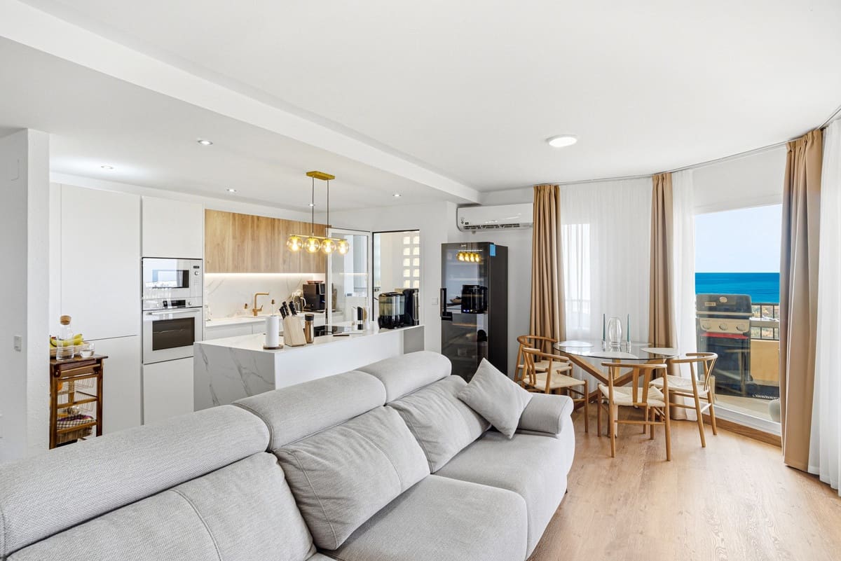 2 slaapkamer Appartement te koop in Riviera del Sol met zwembad - € 449.000 (Ref: 9663974)