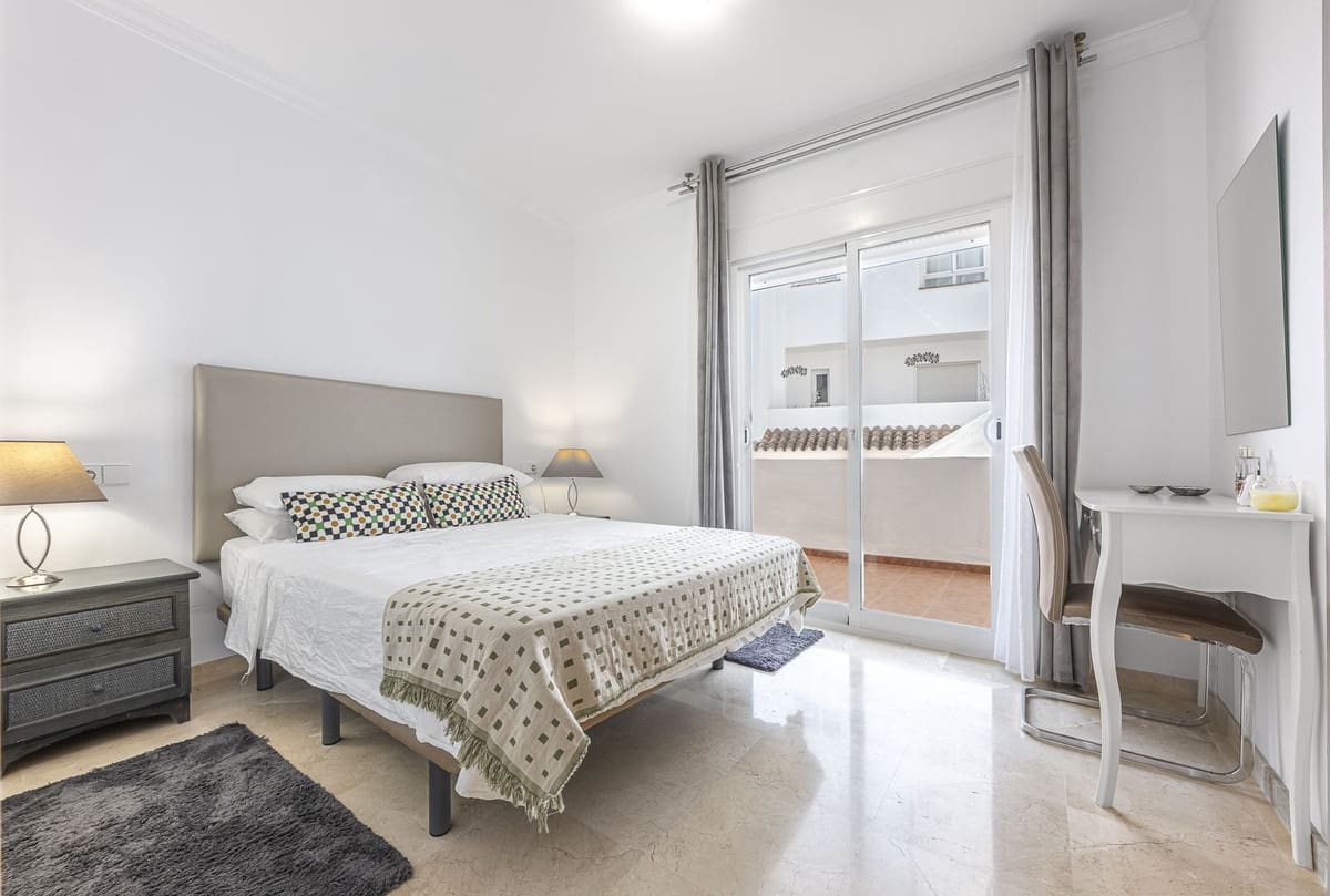 3 sovrum Lägenhet till salu i La Mairena med pool garage - 459 000 € (Ref: 9663978)