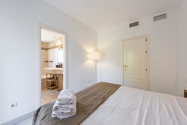 2 soveværelse Lejlighed til salg i La Quinta, Benahavís med swimmingpool - € 410.000 (Ref: 9663979)