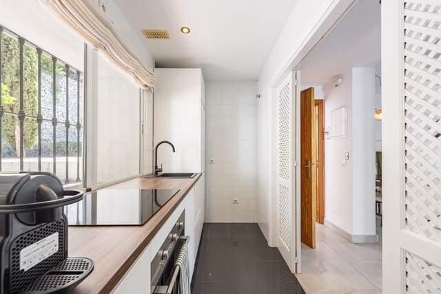 2 soveværelse Lejlighed til salg i La Quinta, Benahavís med swimmingpool - € 410.000 (Ref: 9663979)