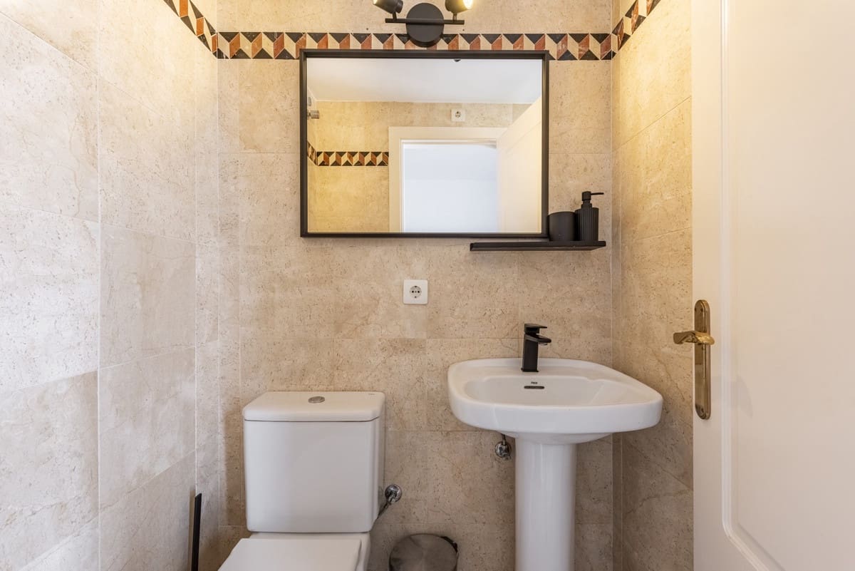 2 soveværelse Lejlighed til salg i La Quinta med swimmingpool - € 410.000 (Ref: 9663979)