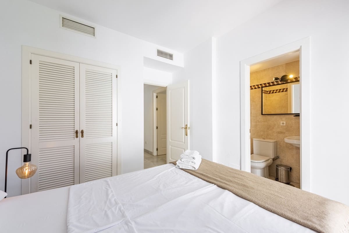 2 soveværelse Lejlighed til salg i La Quinta med swimmingpool - € 410.000 (Ref: 9663979)