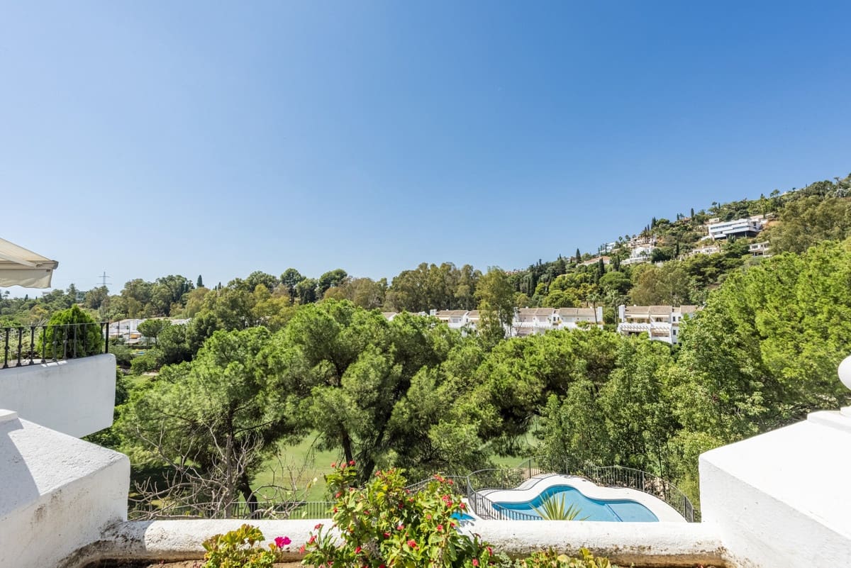 2 soveværelse Lejlighed til salg i La Quinta med swimmingpool - € 410.000 (Ref: 9663979)