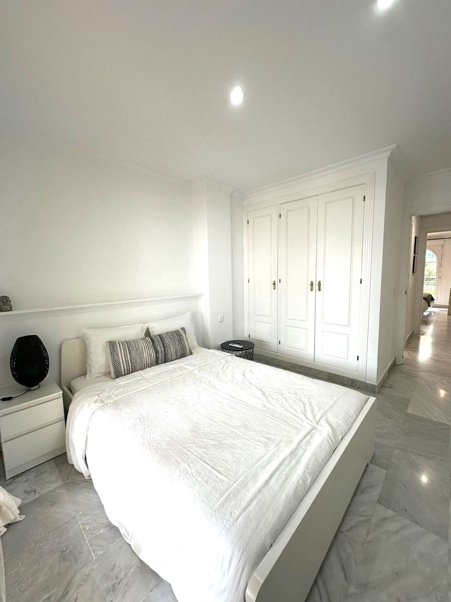 2 sovrum Lägenhet till salu i Nueva Andalucia med pool - 490 000 € (Ref: 9663980)