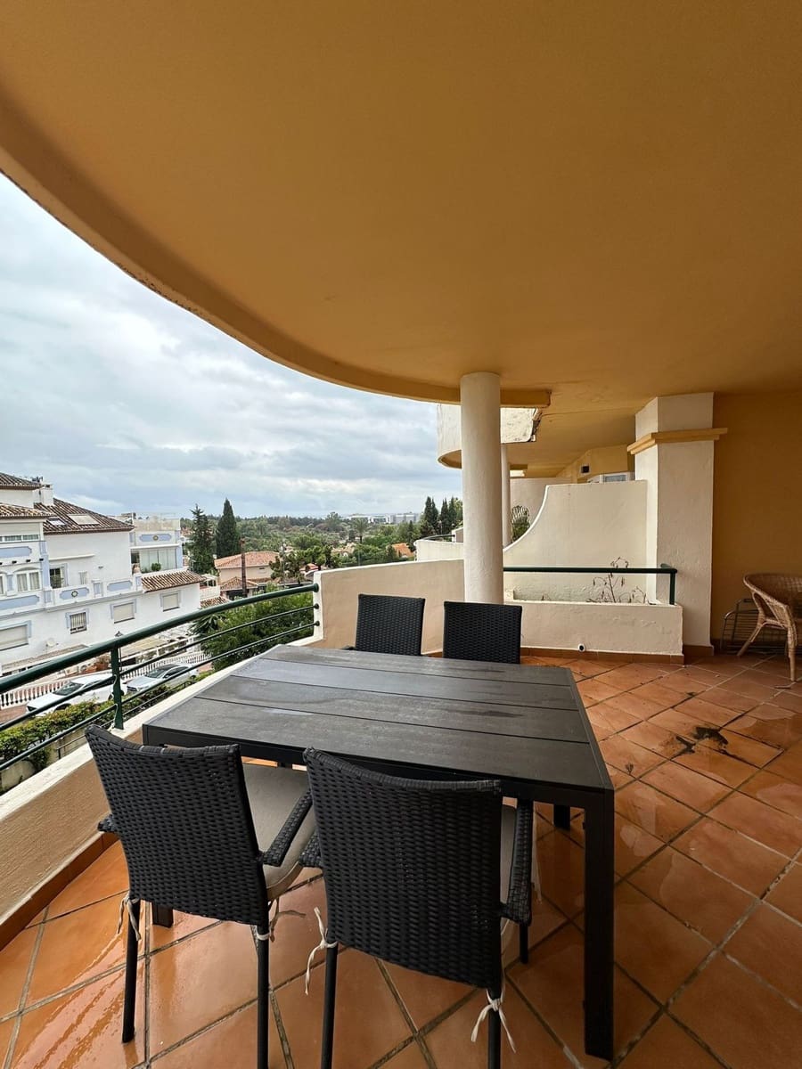 2 sovrum Lägenhet till salu i Nueva Andalucia med pool - 490 000 € (Ref: 9663980)