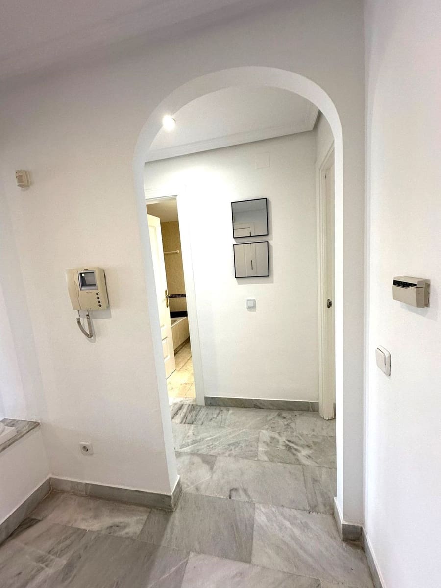 2 sovrum Lägenhet till salu i Nueva Andalucia med pool - 490 000 € (Ref: 9663980)