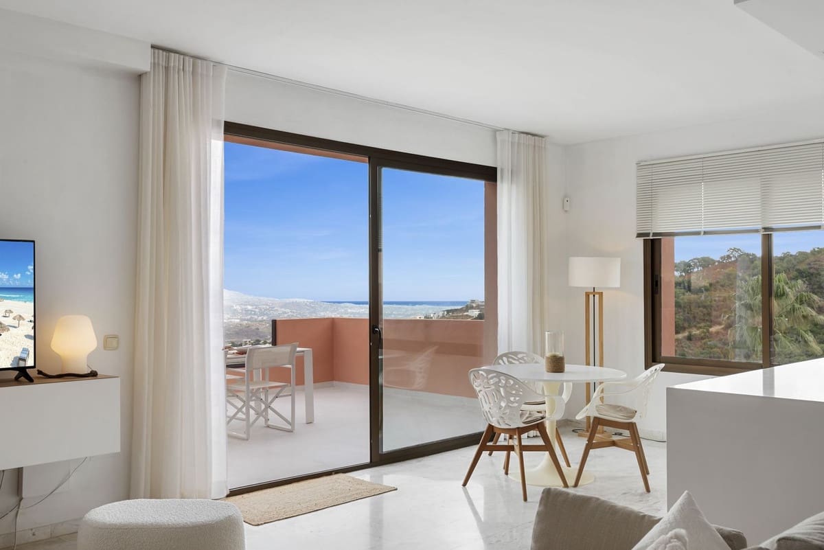 2 bedroom Apartment for sale in La Mairena with pool - € 485,000 (Ref: 9663982)