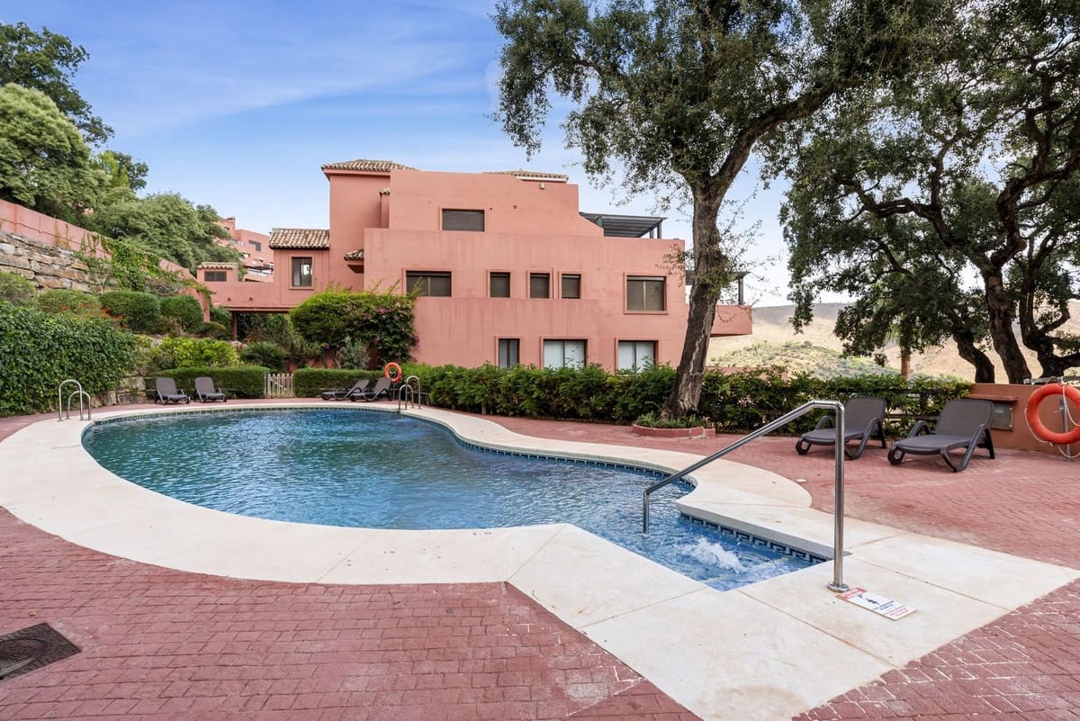 2 bedroom Apartment for sale in La Mairena with pool - € 485,000 (Ref: 9663982)