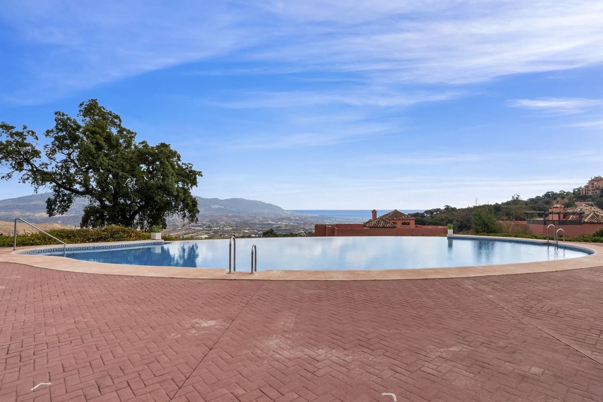 2 bedroom Apartment for sale in La Mairena with pool - € 485,000 (Ref: 9663982)