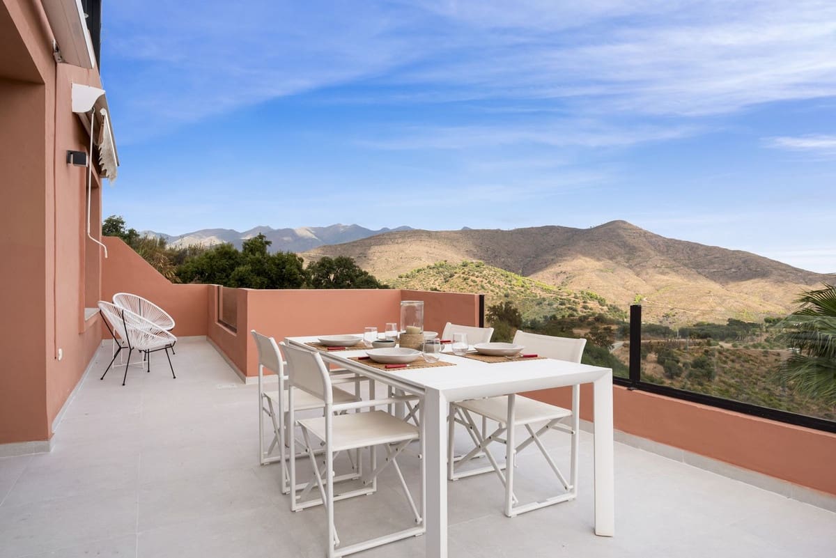 2 bedroom Apartment for sale in La Mairena with pool - € 485,000 (Ref: 9663982)