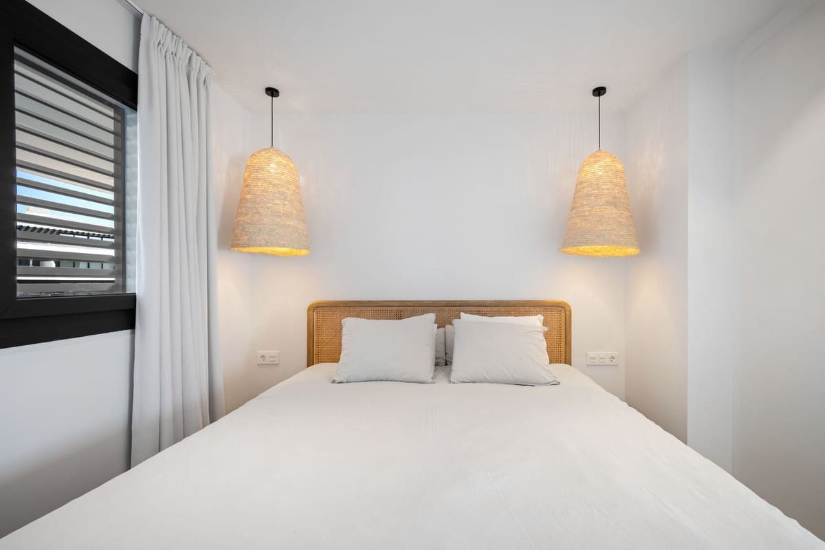 Apartamento de 2 habitaciones en Fuengirola en venta con piscina garaje - 450.000 € (Ref: 9663985)