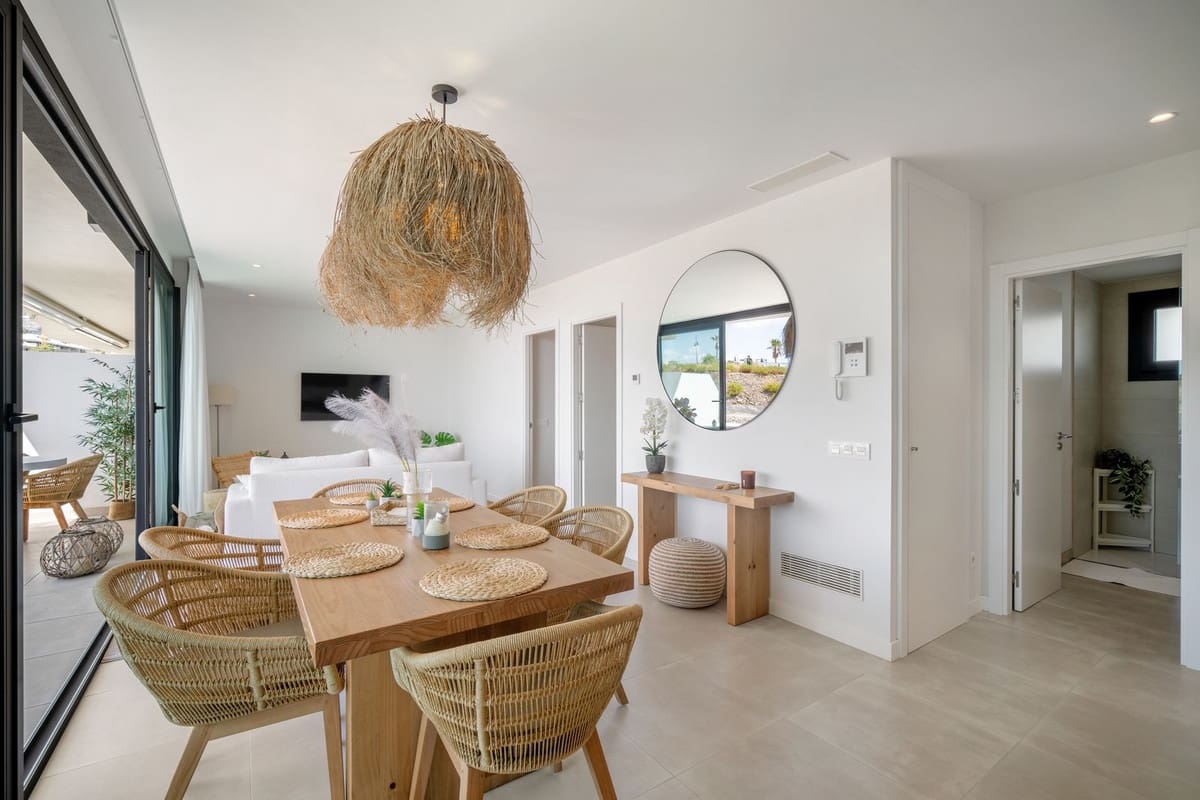 Apartamento de 2 habitaciones en Fuengirola en venta con piscina garaje - 450.000 € (Ref: 9663985)