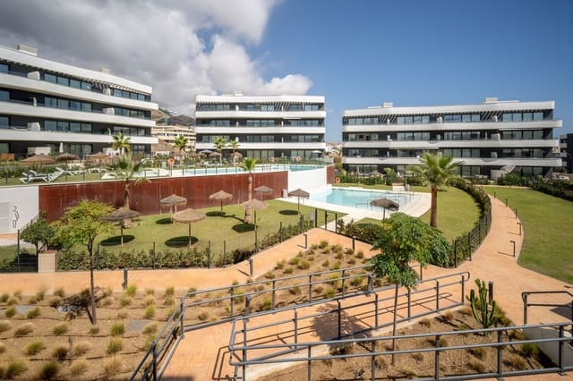 Apartamento de 2 habitaciones en Centro ciudad, Fuengirola en venta con piscina garaje - 450.000 € (Ref: 9663985)