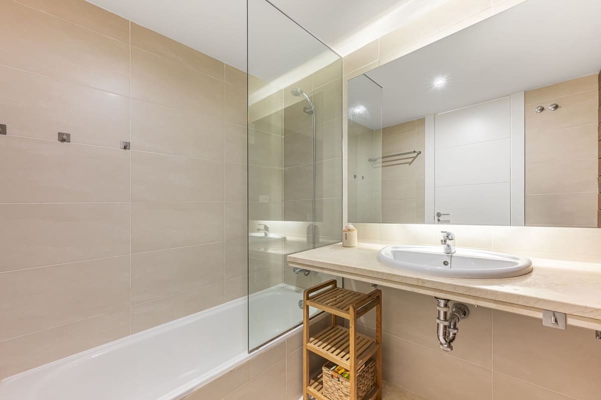 3 soveværelse Lejlighed til salg i Manilva med swimmingpool - € 450.000 (Ref: 9663987)