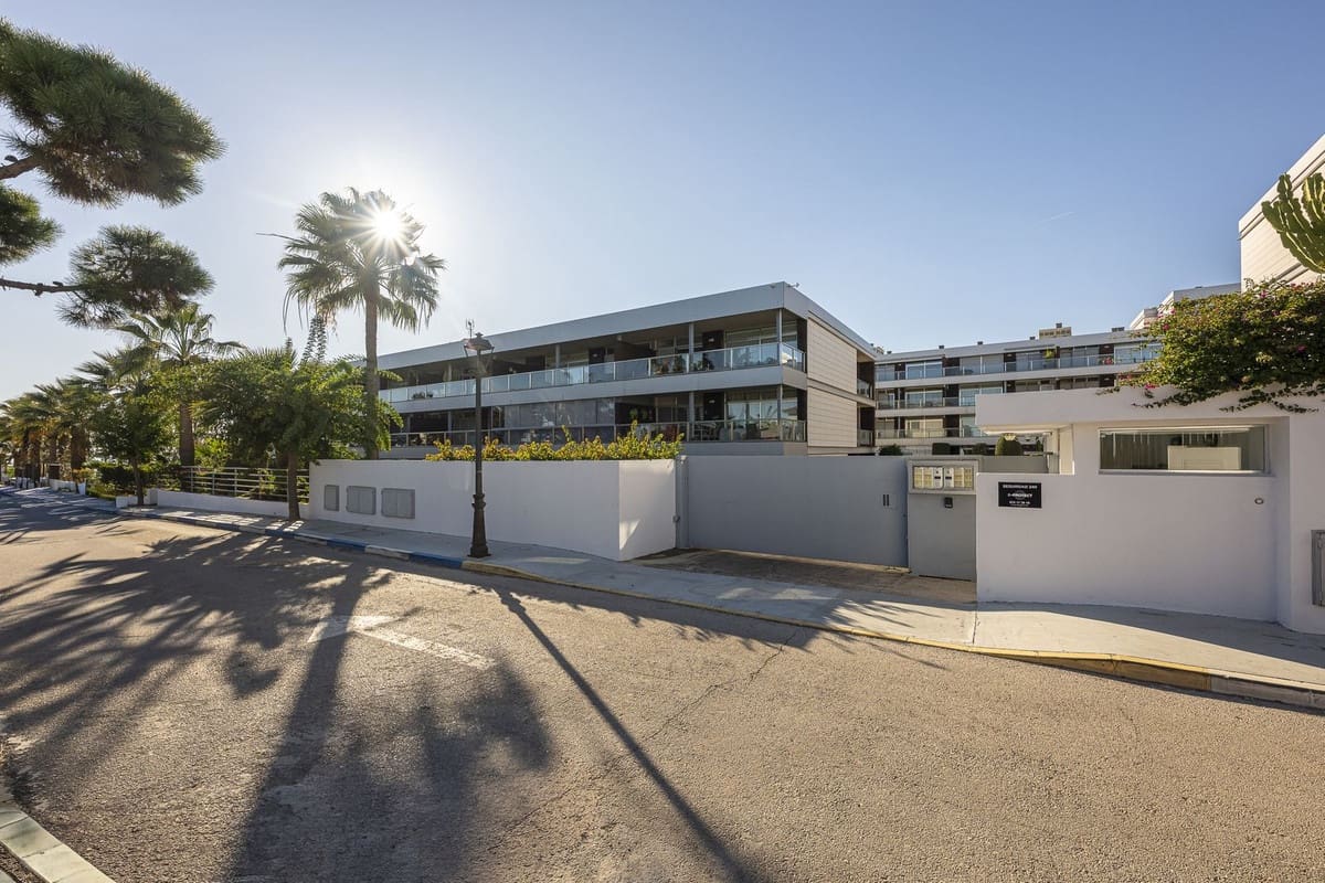 3 soveværelse Lejlighed til salg i Manilva med swimmingpool - € 450.000 (Ref: 9663987)