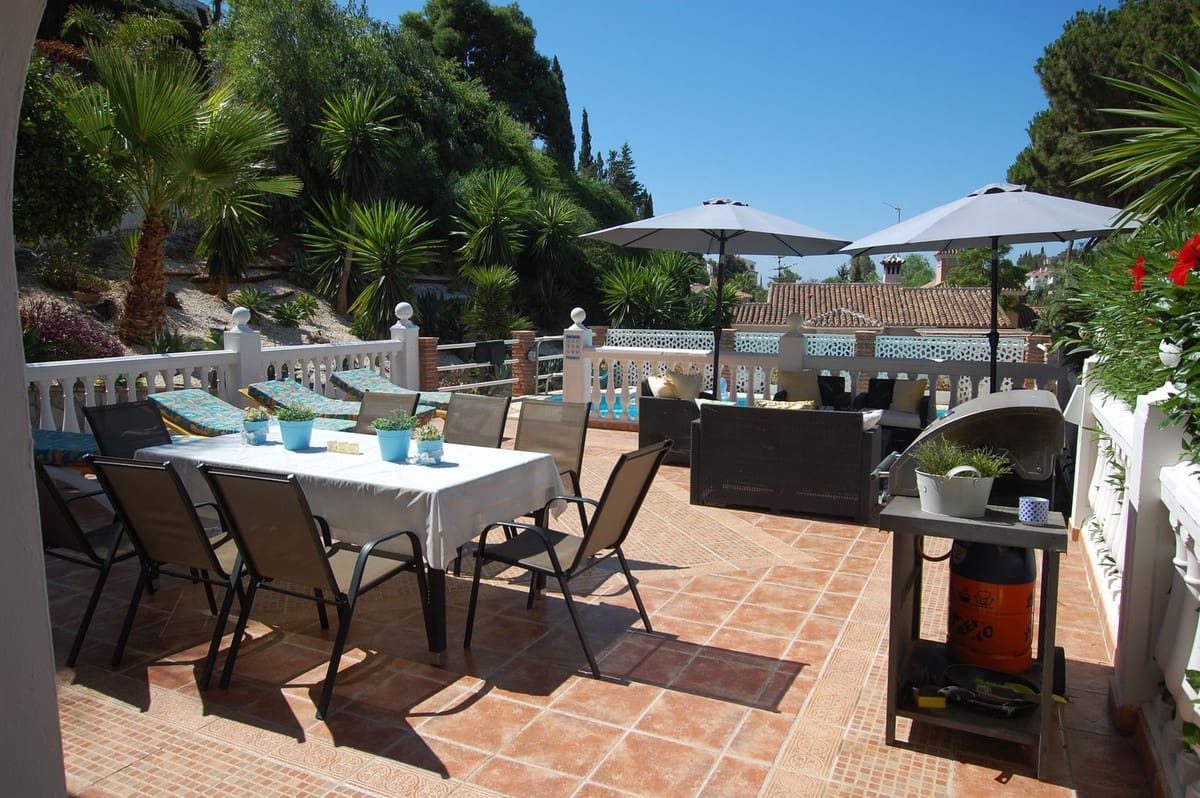 5 slaapkamer Villa te koop in Mijas Costa met zwembad - € 695.000 (Ref: 9663990)