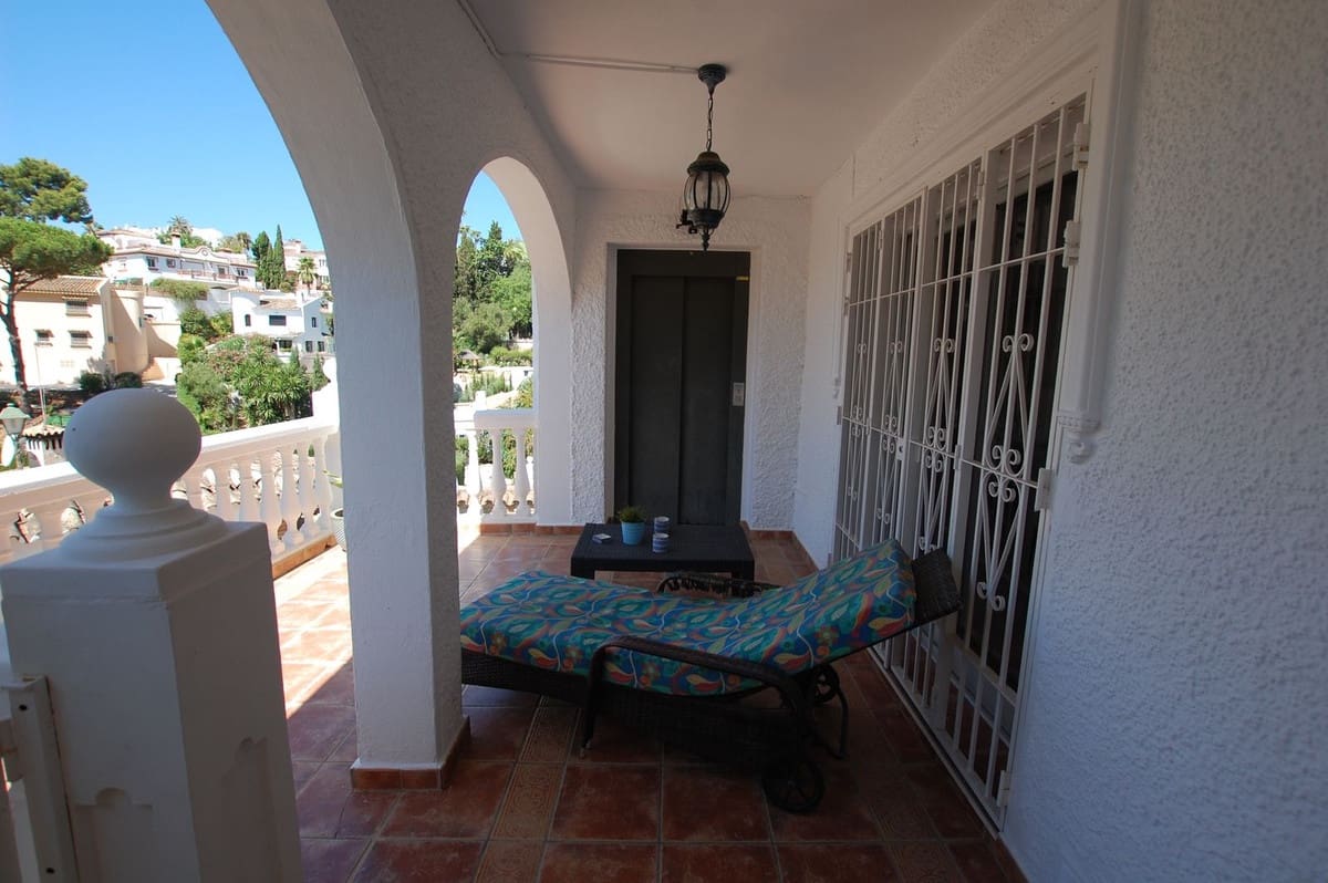 5 slaapkamer Villa te koop in Mijas Costa met zwembad - € 695.000 (Ref: 9663990)