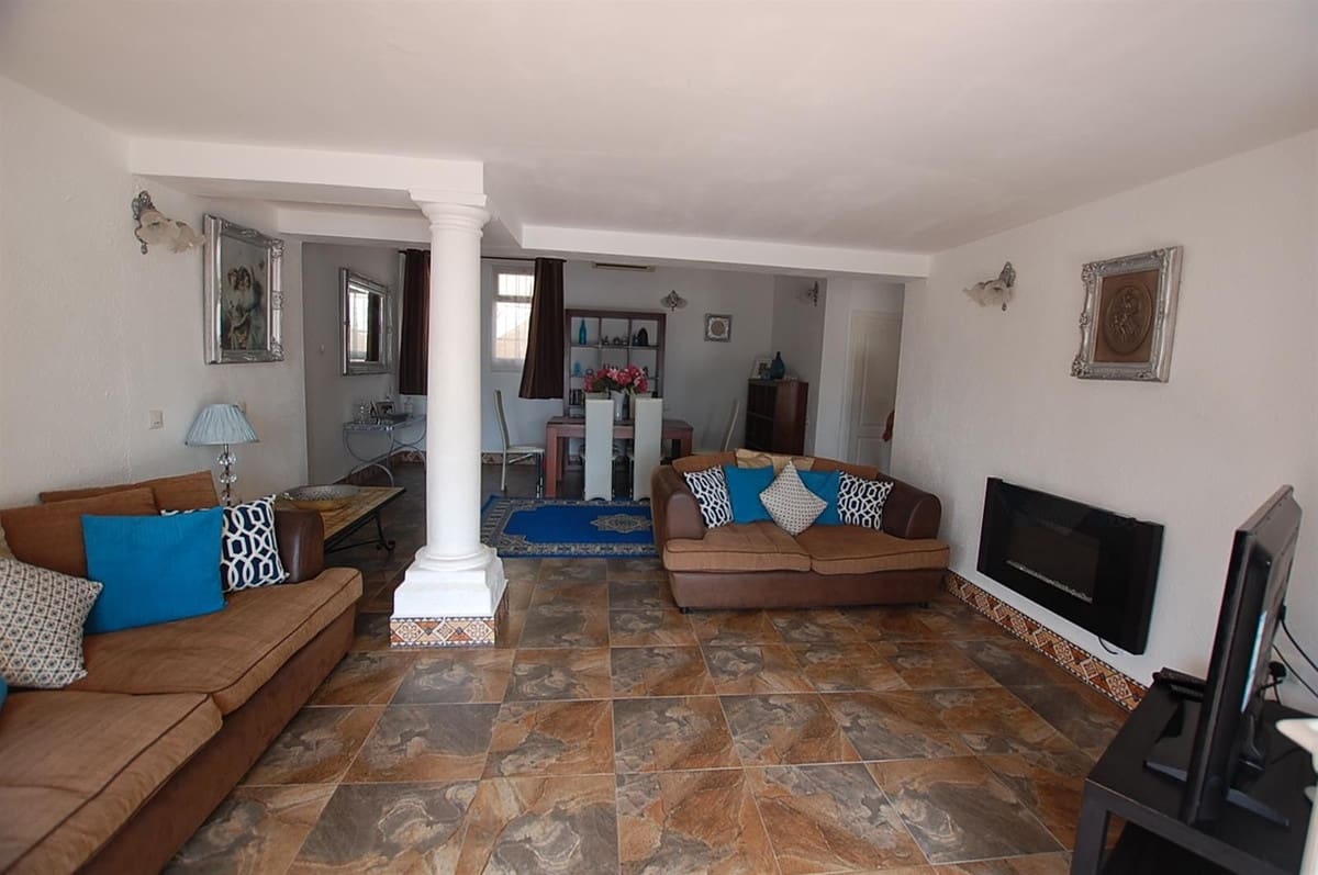 5 slaapkamer Villa te koop in Mijas Costa met zwembad - € 695.000 (Ref: 9663990)