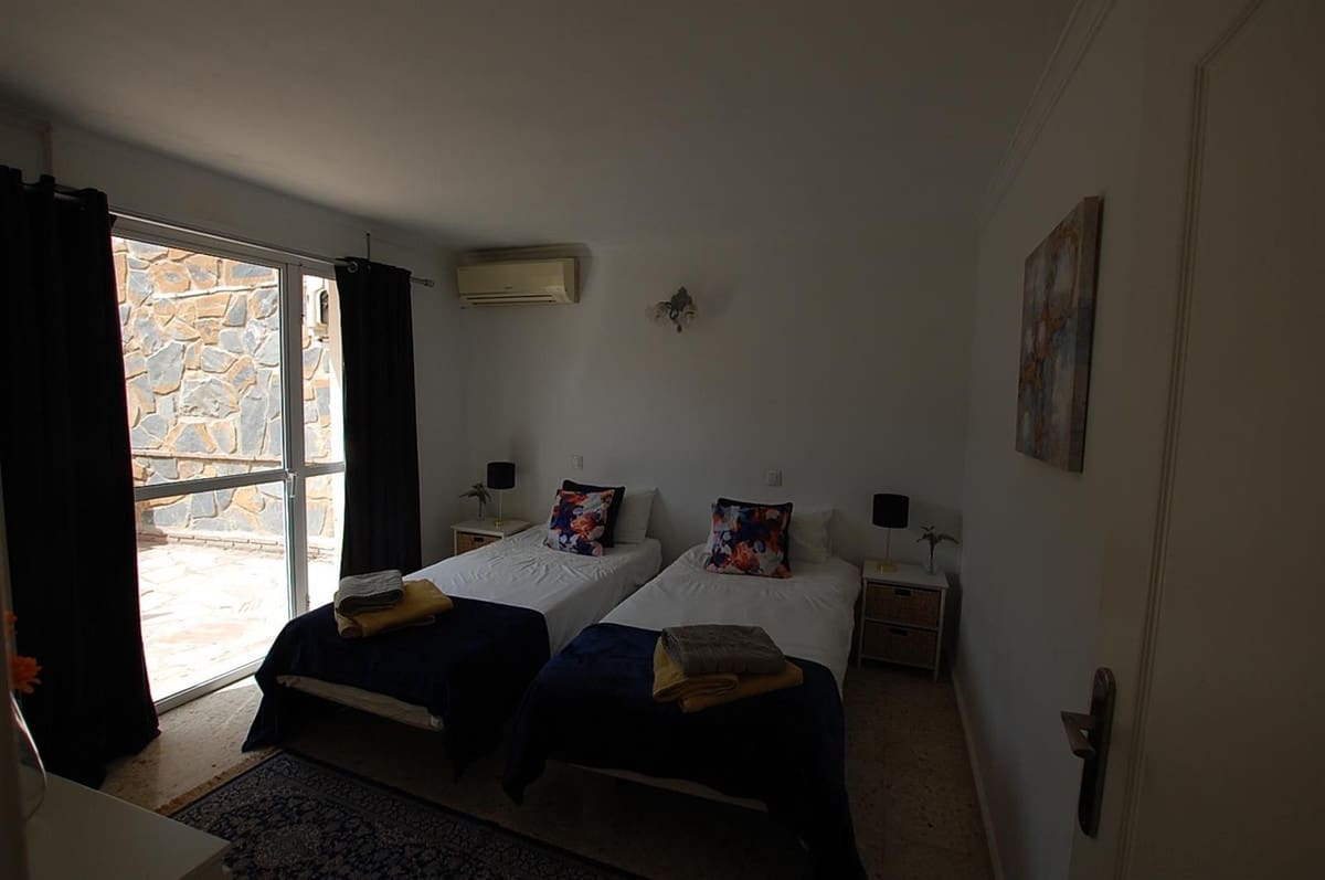 5 slaapkamer Villa te koop in Mijas Costa met zwembad - € 695.000 (Ref: 9663990)