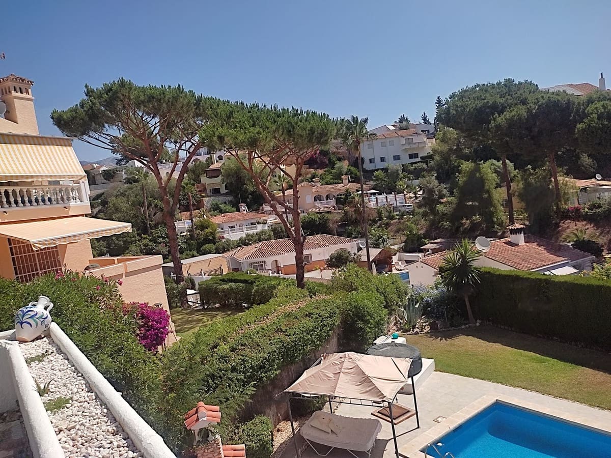5 slaapkamer Villa te koop in Mijas Costa met zwembad - € 695.000 (Ref: 9663990)