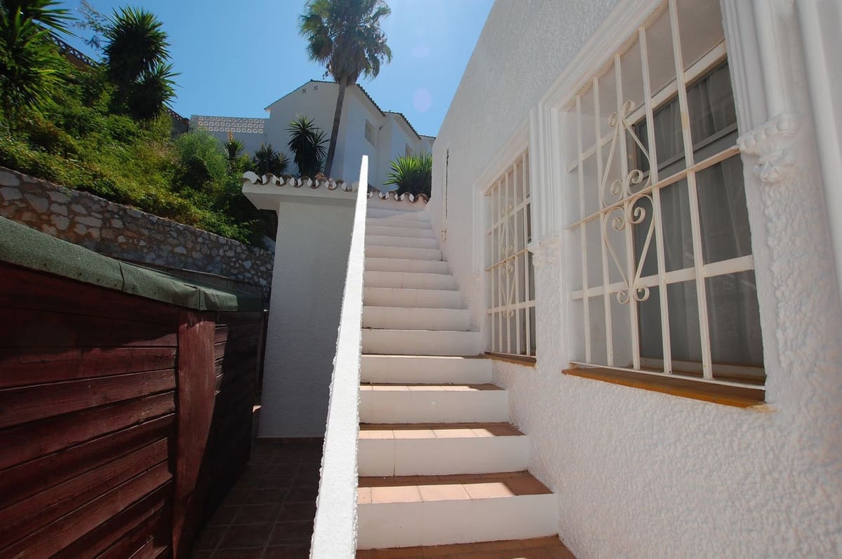 5 slaapkamer Villa te koop in Mijas Costa met zwembad - € 695.000 (Ref: 9663990)