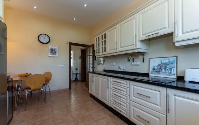 6 Zimmer Villa zu verkaufen in Alhaurín el Grande mit Pool Garage - 659.000 € (Ref: 9663993)