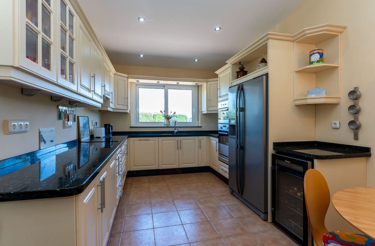 6 Zimmer Villa zu verkaufen in Alhaurin el Grande mit Pool Garage - 659.000 € (Ref: 9663993)