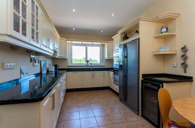 6 Zimmer Villa zu verkaufen in Alhaurín el Grande mit Pool Garage - 659.000 € (Ref: 9663993)