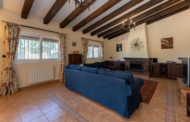 6 Zimmer Villa zu verkaufen in Alhaurín el Grande mit Pool Garage - 659.000 € (Ref: 9663993)