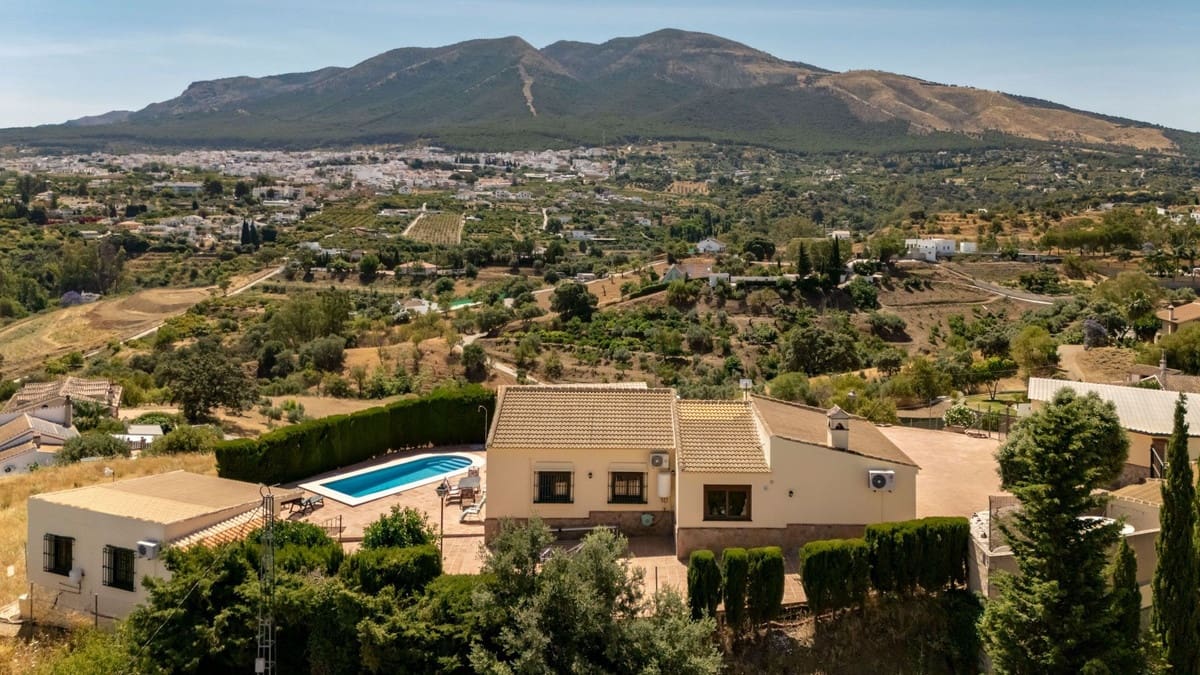 6 Zimmer Villa zu verkaufen in Alhaurin el Grande mit Pool Garage - 659.000 € (Ref: 9663993)