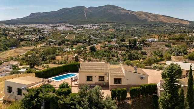 6 Zimmer Villa zu verkaufen in Alhaurín el Grande mit Pool Garage - 659.000 € (Ref: 9663993)