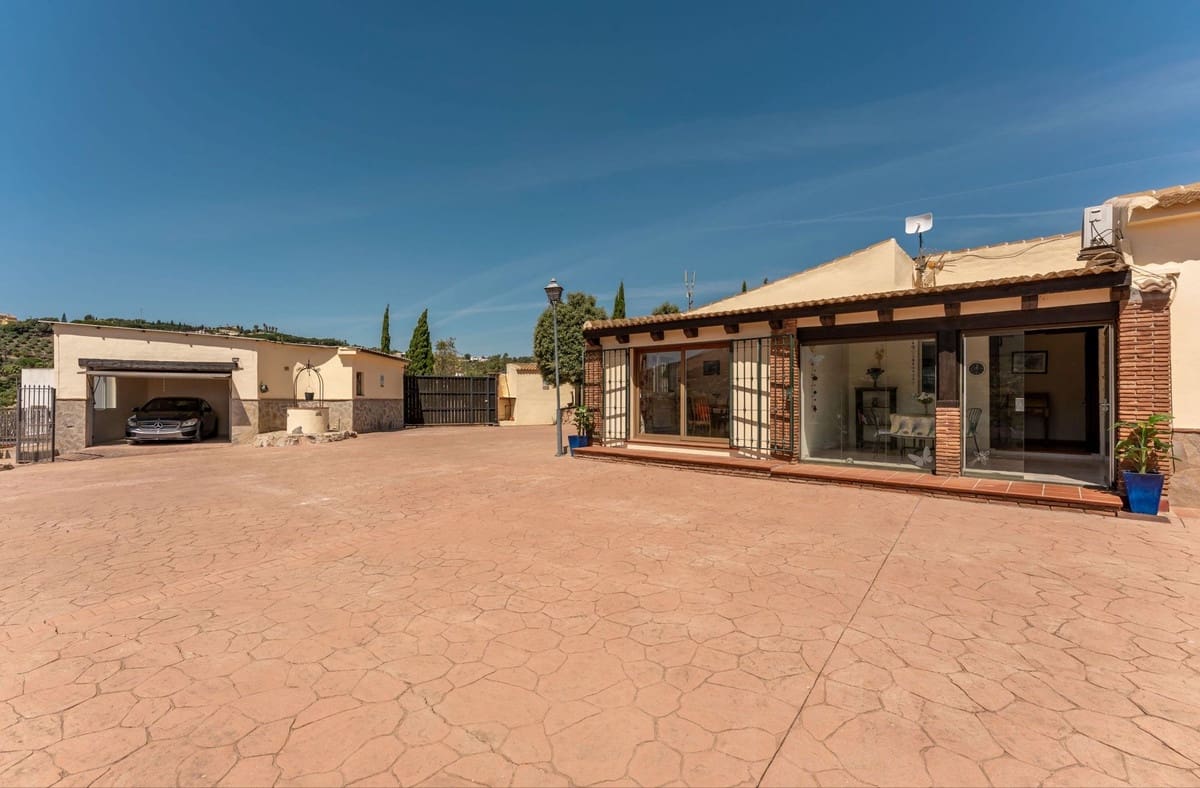 6 Zimmer Villa zu verkaufen in Alhaurin el Grande mit Pool Garage - 659.000 € (Ref: 9663993)