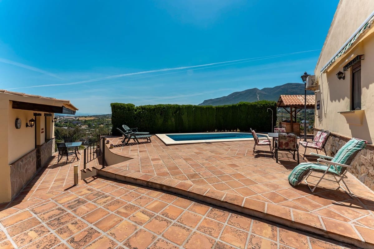 6 Zimmer Villa zu verkaufen in Alhaurin el Grande mit Pool Garage - 659.000 € (Ref: 9663993)