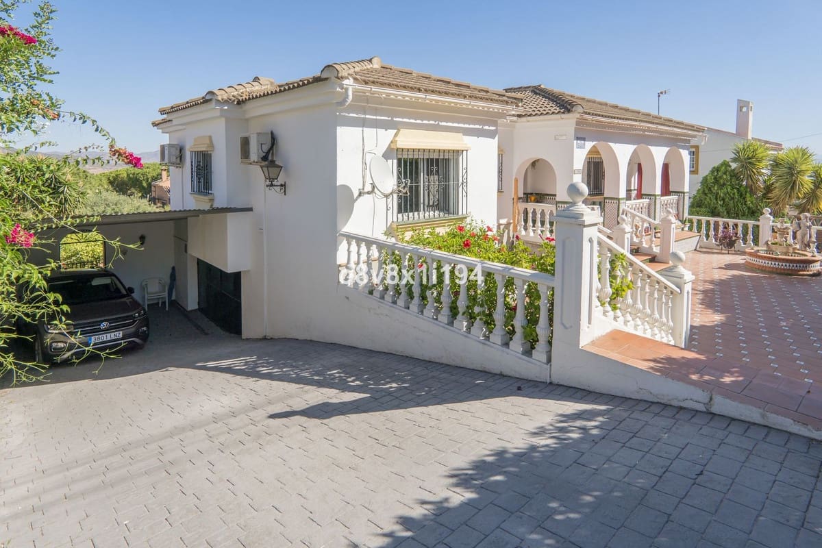 5 camera da letto Villa in vendita in Alhaurin de la Torre con piscina - 580.000 € (Rif: 9663994)