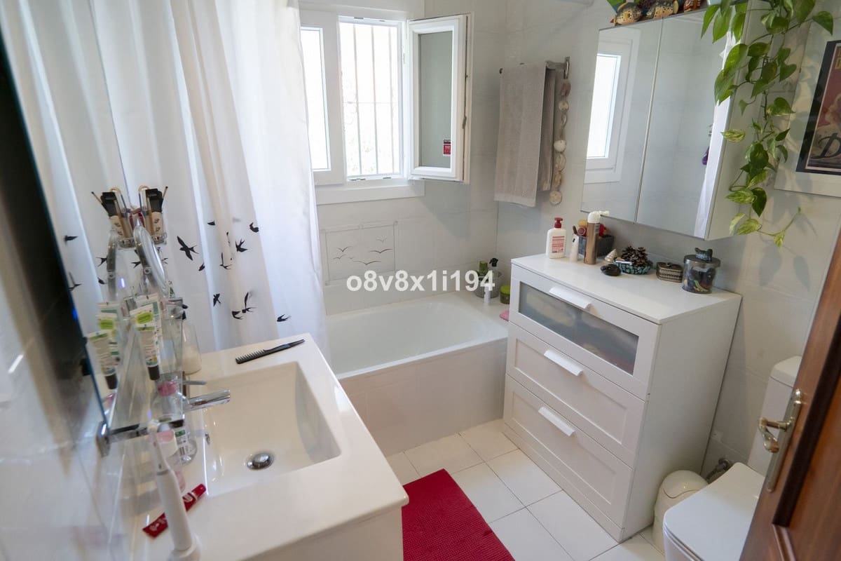 5 camera da letto Villa in vendita in Alhaurin de la Torre con piscina - 580.000 € (Rif: 9663994)